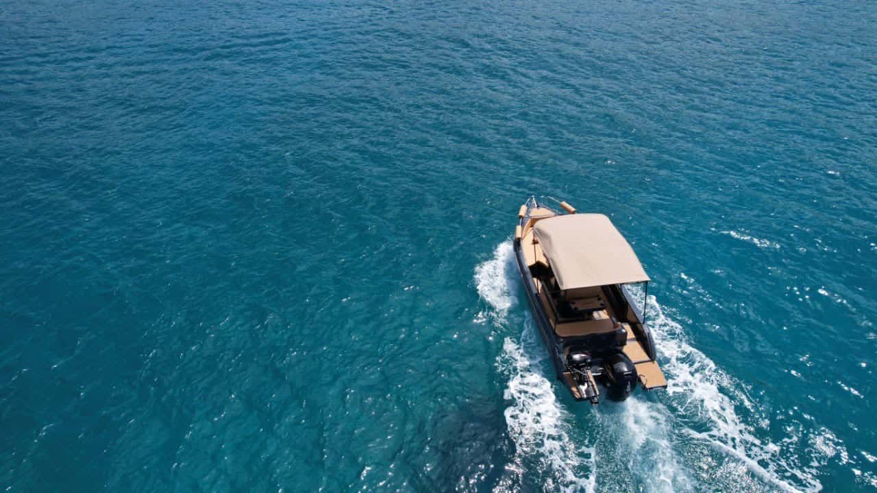 Four-Hour Private Boat Trip from Sisi