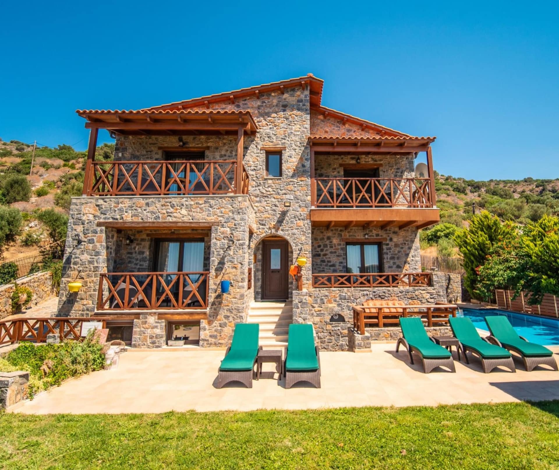 Beachfront Villas in East Crete: Elounda, Milatos and the Quiet Coast
