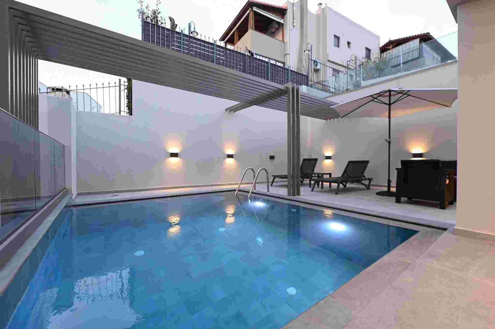 MGK Luxury Suites with a private pool, Ligaria, luxury villa in Heraklion, Crete